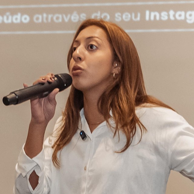 Ana Zaneti palestrando